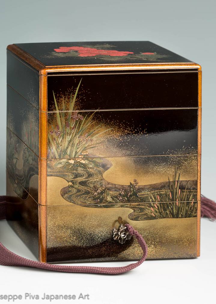 Maki-e tired box, Edo period