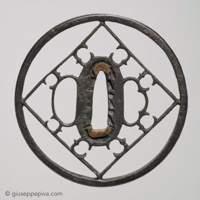 Tsuba Kyo-sukashi con oche selvatiche